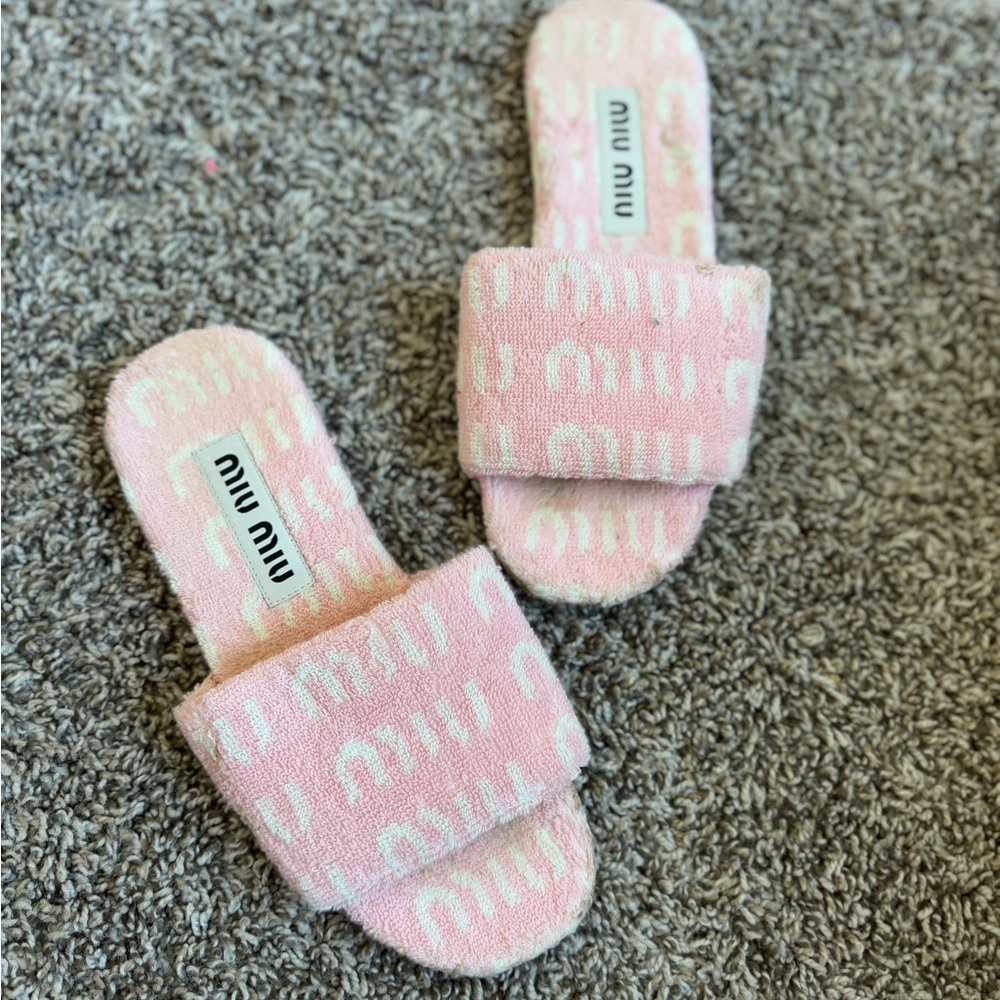 Miu Miu pink Logo terry cloth Pool Sandals slides - Picture 2 of 13